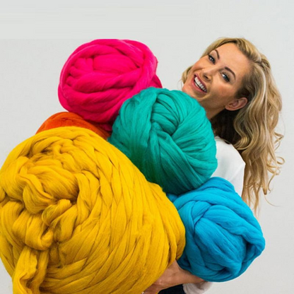 Holly | Super Chunky Wool Yarn – Plush, Durable & Ideal for Arm Knitting