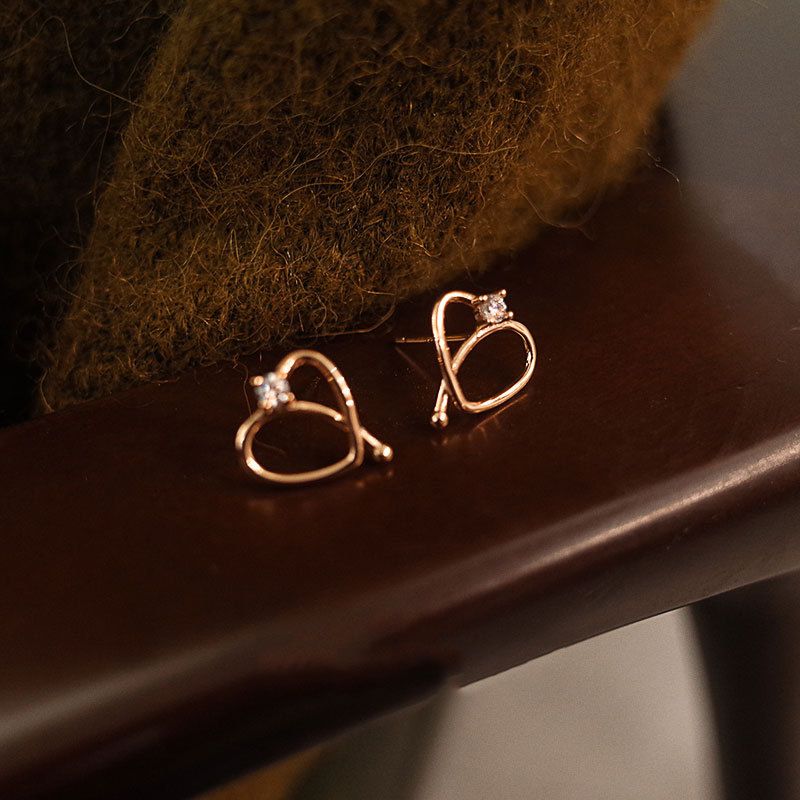 Elian | Hollow Heart Earrings - Simple & Elegant Rose Gold Jewelry