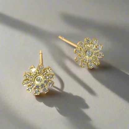 Emily | Golden Daisy Flower Earrings -Elegant & Stylish Jewelry