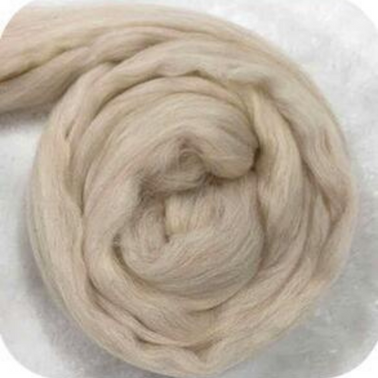 Holly | Super Chunky Wool Yarn – Plush, Durable & Ideal for Arm Knitting