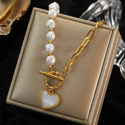 Kaitlyn | Pearl-Embellished Heart Necklace – Luxe, Minimalist & Chic