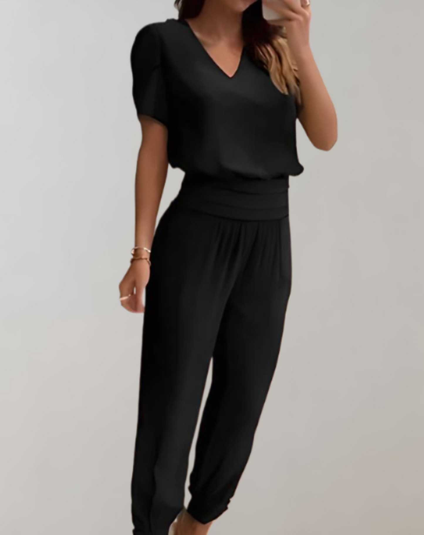 Evelyn | Two-Piece Women’s Set – V-Neck Blouse & High-Waist Pants