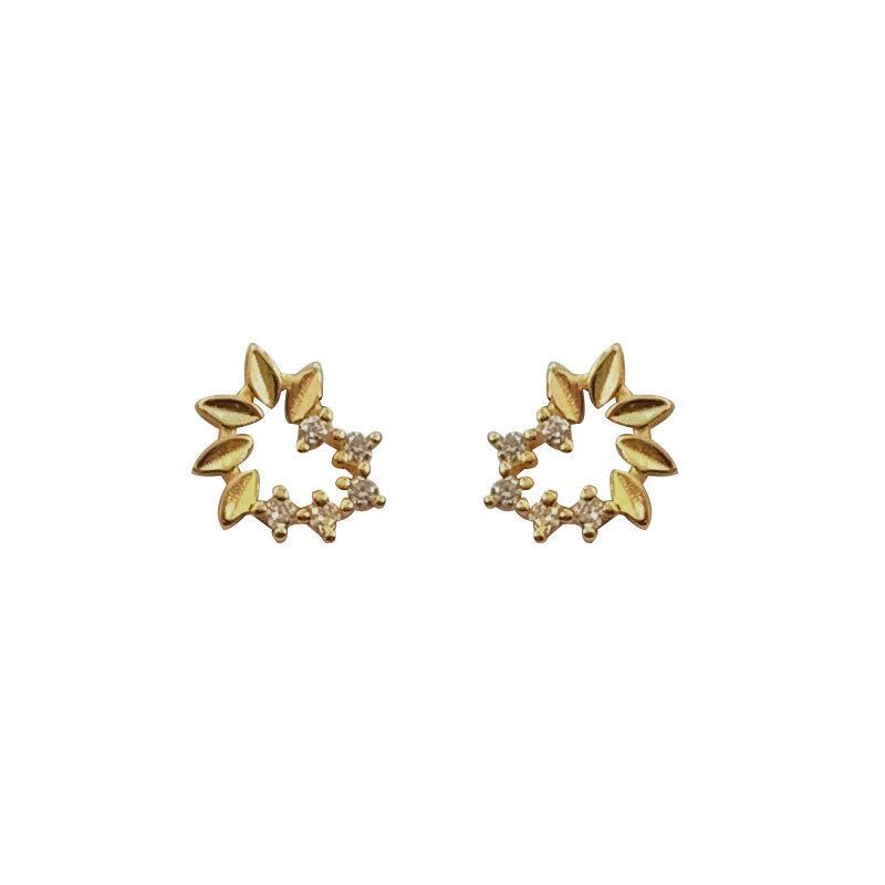 Lavinia | Heart Floral Stud Earrings- Stylish & Chic Jewelry for Women