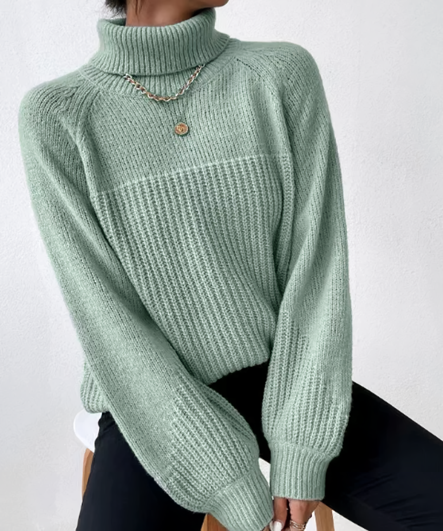 Ember | Stylish Women's Turtleneck Sweater for Every Occasion