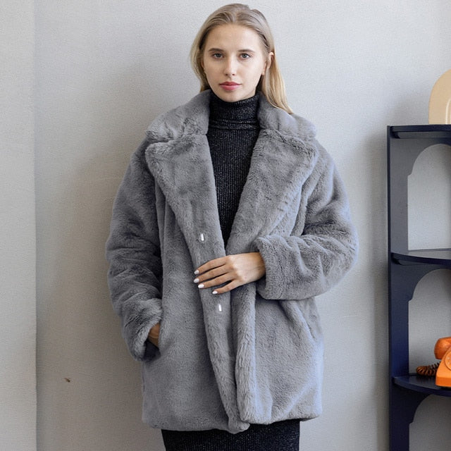 Alexa | Women's Plush Faux Fur Coat – Chic, Versatile & Winter-Ready