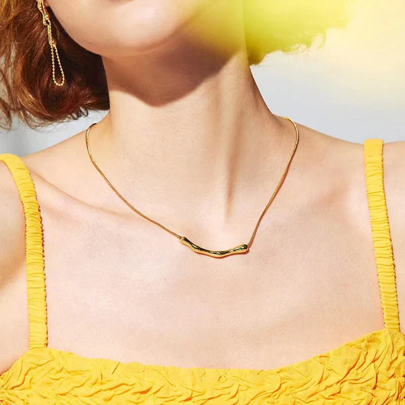 Kelsey | Elegant Gold Collarbone Necklace – Minimalist, Chic & Timeless