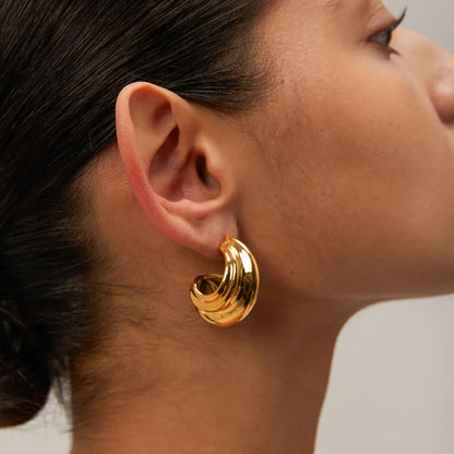 Gwen | Irregular Twisted Hoop Earrings – Gold-Plated, Trendy & Lightweight