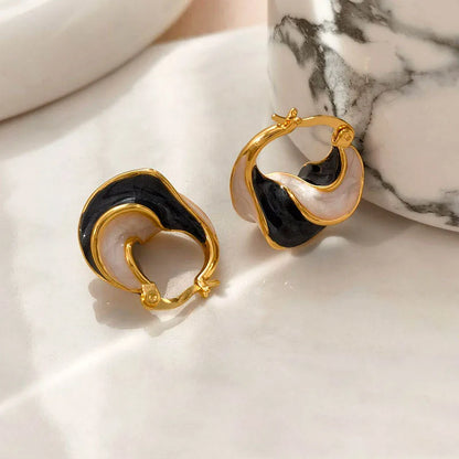 Hailee | Swirly Hoop Earrings – 18K Gold-Plated & Fashion-Forward